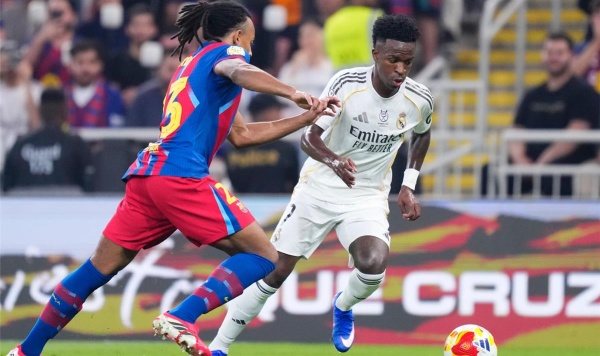 9 غيابات في كلاسيكو برشلونة وريال مدريد