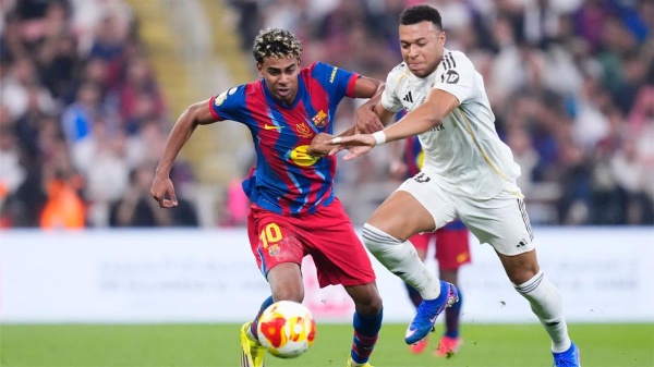 رومانو ريال مدريد رفض التعاقد مع نجم برشلونة