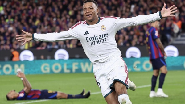 تقارير سلوك عدائي من جماهير برشلونة بعد هدف مبابي