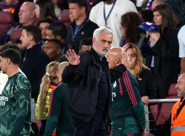 مورينيو يكتب التاريخ بعد فوز ريال مدريد على برشلونة ويحقق أرقام ا مميزة مورينيو يكتب التاريخ بعد فوز ريال مدريد على برشلونة ويحقق أرقام ا مميزة