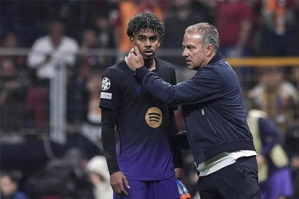 موندو ديبورتيفو دفاع برشلونة صداع في رأس فليك قبل مواجهة ديبورتيفو ألافيس موندو ديبورتيفو دفاع برشلونة صداع في رأس فليك قبل مواجهة ديبورتيفو ألافيس