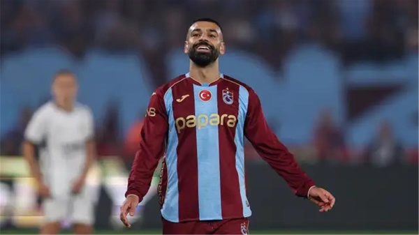 طرابزون سبور يكرم محمد صلاح ويخلد اسمه في تاريخ تركيا