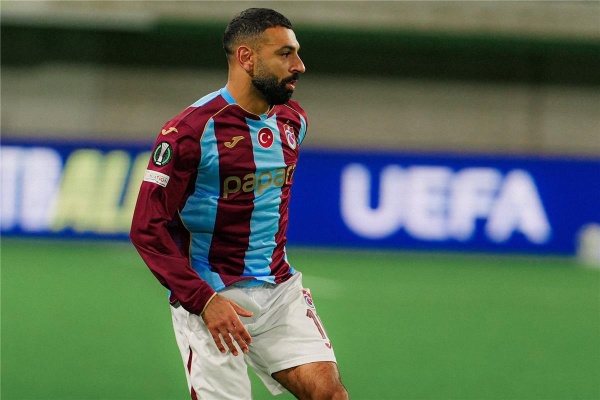 دوري المؤتمر الأوروبي يحتفي بأداء محمد صلاح أمام بشكتاش في الدوري التركي دوري المؤتمر الأوروبي يحتفي بأداء محمد صلاح أمام بشكتاش في الدوري التركي