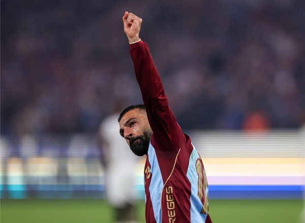 لاعب هارتس عن مواجهة محمد صلاح كبرنا ونحن نشاهده في التلفاز لاعب هارتس عن مواجهة محمد صلاح كبرنا ونحن نشاهده في التلفاز
