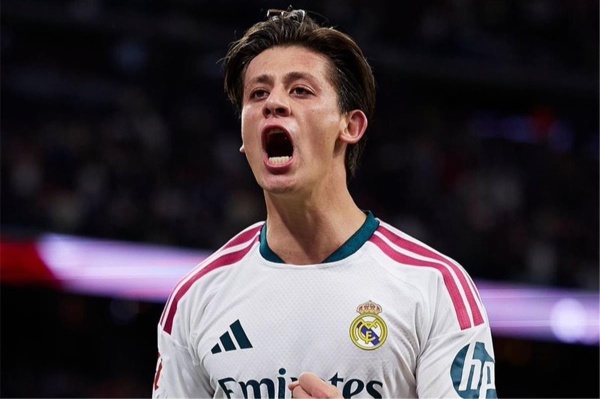 فيديو جولر يسجل هدف ريال مدريد الثاني أمام لايبزيج فيديو جولر يسجل هدف ريال مدريد الثاني أمام لايبزيج