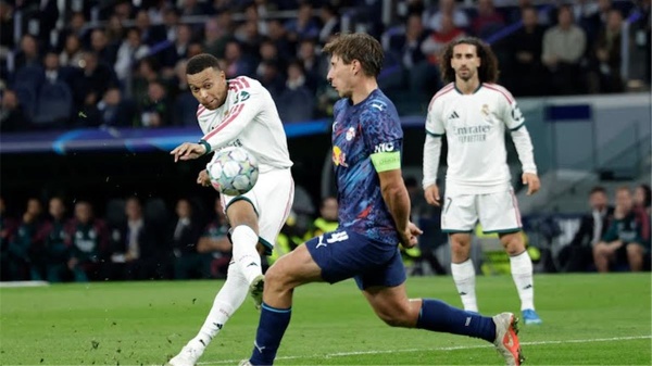مبابي مباراة الكلاسيكو لها طابع خاص ولدي نصيحة لـ فينيسيوس مبابي مباراة الكلاسيكو لها طابع خاص ولدي نصيحة لـ فينيسيوس