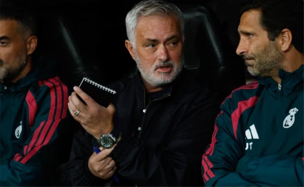 مورينيو أحتاج شراء جهاز لقياس استحقاق لاعبي ريال مدريد ولا يعجبني الإعلان عن حكم الكلاسيكو مورينيو أحتاج شراء جهاز لقياس استحقاق لاعبي ريال مدريد ولا يعجبني الإعلان عن حكم الكلاسيكو