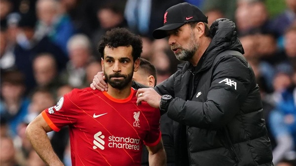 مستشهد ا بـ محمد صلاح كلوب يراوغ بشأن أفضل لاعب دربه في مسيرته مستشهد ا بـ محمد صلاح كلوب يراوغ بشأن أفضل لاعب دربه في مسيرته