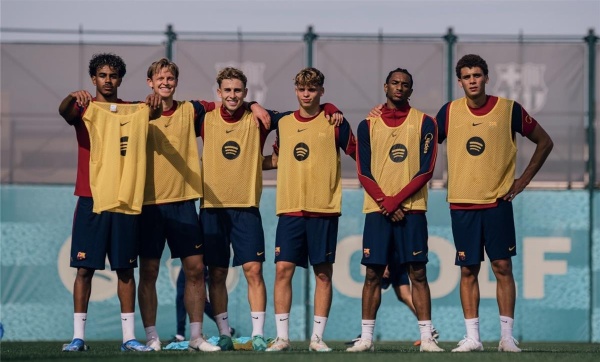 قائمة برشلونة أمام ديبورتيفو ألافيس في الدوري الإسباني موقف حمزة عبد الكريم قائمة برشلونة أمام ديبورتيفو ألافيس في الدوري الإسباني موقف حمزة عبد الكريم
