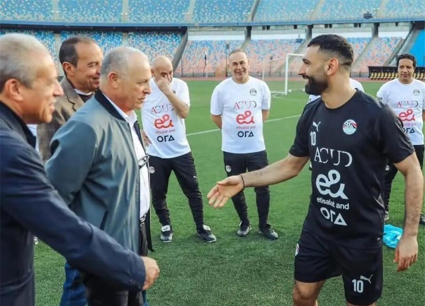 هاني أبو ريدة يزور تركيا ويلتقي محمد صلاح