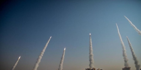 السفارة الأمريكية بالأردن تحذر مواطنيها ابقوا داخل المباني وتابعوا التعليمات الرسمية السفارة الأمريكية بالأردن تحذر مواطنيها ابقوا داخل المباني وتابعوا التعليمات الرسمية