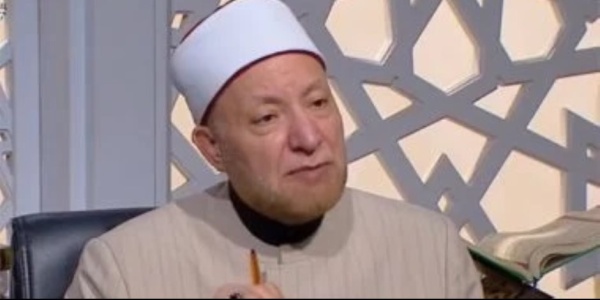 أمين فتوى يجيب هل يجوز لمدير مدرسة قبول هدايا أولياء الأمور