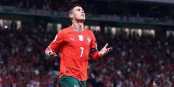 كريستيانو رونالدو بعد تسجيل ثنائية في أوزبكستان عشت أسبوعا مظلما والبعض ظن إنني اعتزلت كريستيانو رونالدو بعد تسجيل ثنائية في أوزبكستان عشت أسبوعا مظلما والبعض ظن إنني اعتزلت