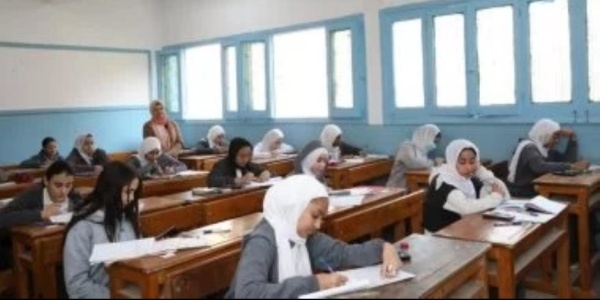 حرمان طالبة بالشهادة الإعدادية بالقليوبية من الامتحانات لمدة عام حاولت تسريب الأسئلة تفاصيل