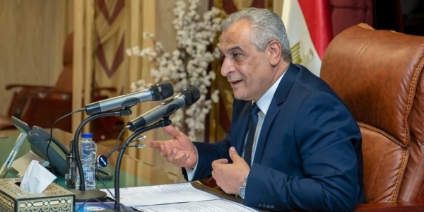 الإنتاج الحربي يتبنى ابتكارات الطلاب دراسة مشروعات التصنيع الذكي تمهيد ا لتحويلها إلى منتجات صناعي الإنتاج الحربي يتبنى ابتكارات الطلاب دراسة مشروعات التصنيع الذكي تمهيد ا لتحويلها إلى منتجات صناعي