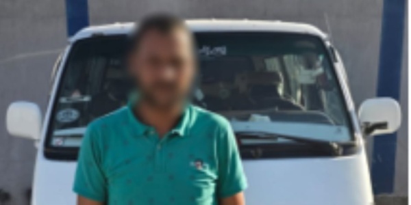 ضبط سائق ميكروباص تعدى لفظي ا على راكب في البحيرة ضبط سائق ميكروباص تعدى لفظي ا على راكب في البحيرة