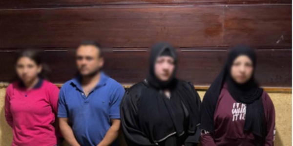 كشف ملابسات قيام أحد الأشخاص بخلع ملابسه العلوية والتعدى على سيدة بالضرب أمام إحدى المدارس بالجيزة كشف ملابسات قيام أحد الأشخاص بخلع ملابسه العلوية والتعدى على سيدة بالضرب أمام إحدى المدارس بالجيزة