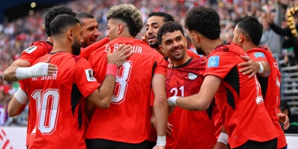 عم المجال كله وصلة رقص للاعبي منتخب مصر بعد حسم التأهل بالمونديال