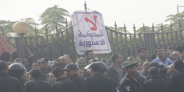 بعد حديث الرئيس السيسي كيف عطلت جماعة الإخوان أعلى جهة قضائية في مصر بحصار المحكمة الدستورية بعد حديث الرئيس السيسي كيف عطلت جماعة الإخوان أعلى جهة قضائية في مصر بحصار المحكمة الدستورية
