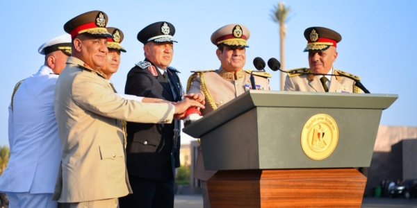 يوسف أيوب يكتب القيادة الاستراتيجية الجديدة تحول في فلسفة إدارة الأمن القومي المصري واستثمار ا في القدرة على إدارة القوة يوسف أيوب يكتب القيادة الاستراتيجية الجديدة تحول في فلسفة إدارة الأمن القومي المصري واستثمار ا في القدرة على إدارة القوة