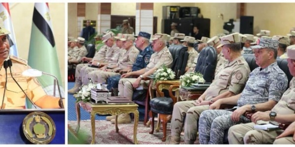 الفريق أشرف سالم زاهر يشهد المرحلة النهائية من الرماية الصاروخية الليلية لقوات الدفاع الجوى الفريق أشرف سالم زاهر يشهد المرحلة النهائية من الرماية الصاروخية الليلية لقوات الدفاع الجوى