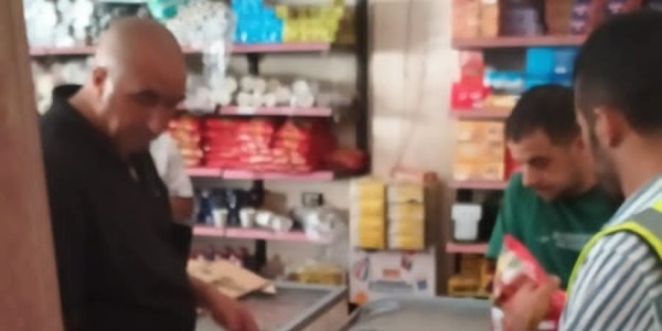 حملات مكثفة على أسواق بئر العبد تحرير 4 محاضر مخالفات لضبط الأسعار ومراقبة السلع حملات مكثفة على أسواق بئر العبد تحرير 4 محاضر مخالفات لضبط الأسعار ومراقبة السلع