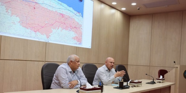 محافظ مطروح ووزير النقل يلتقيان مشايخ القبائل لبحث تطوير خط سكة حديد محافظ مطروح ووزير النقل يلتقيان مشايخ القبائل لبحث تطوير خط سكة حديد