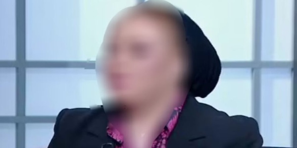 حبس المتهمة بقتل والدتها وتقطيع جثتها لأشلاء داخل شقة بالإسكندرية 15 يوما حبس المتهمة بقتل والدتها وتقطيع جثتها لأشلاء داخل شقة بالإسكندرية 15 يوما
