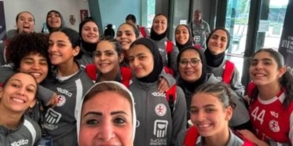 احتفال ناشئات اليد بالفوز علي فرنسا في بطولة العالم بـ السيلفي صور