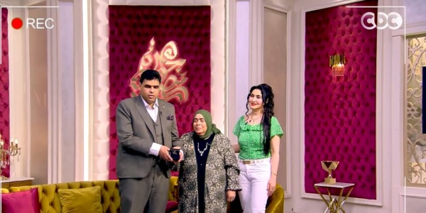 برنامج جوهرة مصرية تكريم الأم المثالية بالقلادة الذهبية سمر الدسوقي بناء الوعي لدى الأجيال الجديدة مسؤولية الإعلام والأسرة