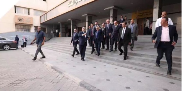 وزير العدل يجري زيارة مفاجئة لمحكمة شمال القاهرة الابتدائية للوقوف على انتظام العمل ومراجعة الإجراءات التنظيمية وزير العدل يجري زيارة مفاجئة لمحكمة شمال القاهرة الابتدائية للوقوف على انتظام العمل ومراجعة الإجراءات التنظيمية