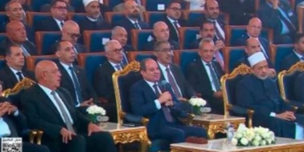الرئيس السيسى لم يكن اهتمامى حكرا على مؤسستنا العسكرية بل يمتد لباقى شؤون الدولة الرئيس السيسى لم يكن اهتمامى حكرا على مؤسستنا العسكرية بل يمتد لباقى شؤون الدولة