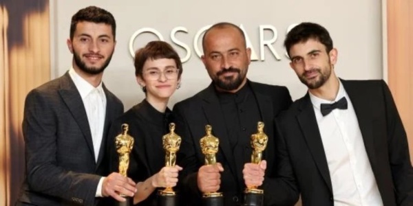 إدانات رسمية وتلويح بسحب الجنسية بعد فوزه بجائزة مهرجان فينيسيا الدولي كيف فجر وثائقى naza غضب تل أبيب إدانات رسمية وتلويح بسحب الجنسية بعد فوزه بجائزة مهرجان فينيسيا الدولي كيف فجر وثائقى naza غضب تل أبيب