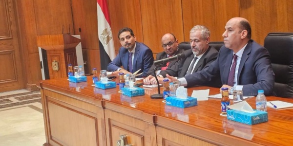 وزير العمل خلال لقائه أعضاء الجالية المصرية بالأردن التوجيهات الرئاسية تضع رعاية المصريين بالخارج وحماية حقوقهم في مقدمة الأولويات