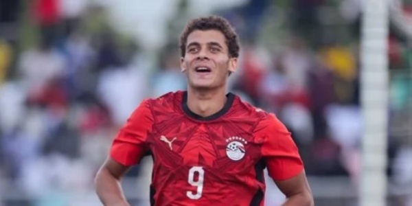 حمزة عبد الكريم ينتقد ملعب جنوب السودان ويحتفل بهدفه الأول مع منتخب مصر حمزة عبد الكريم ينتقد ملعب جنوب السودان ويحتفل بهدفه الأول مع منتخب مصر