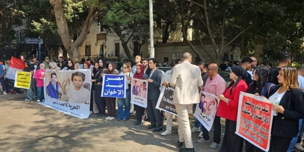 سمحوا لإرهابي بتفيذ أفعال عدائية وقبضوا على بطل مصري اتهامات لأمستردام بدعم عناصر إخوانية هاربة سمحوا لإرهابي بتفيذ أفعال عدائية وقبضوا على بطل مصري اتهامات لأمستردام بدعم عناصر إخوانية هاربة
