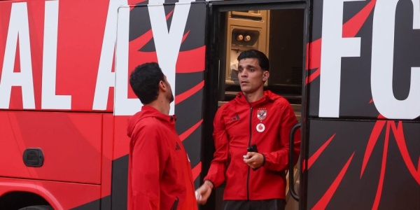 لاعبي الأهلى يصلو لأستاد القاهرة لمواجهة القناة في الدوري صور لاعبي الأهلى يصلو لأستاد القاهرة لمواجهة القناة في الدوري صور