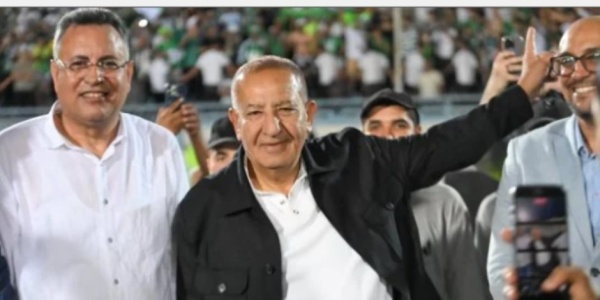 بعد غلق باب الترشح دون منافسين كامل أبو علي ينتظر تزكية عمومية نادي المصري