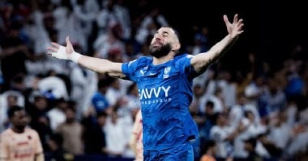 بنزيما يقترب من مزاملة محمد صلاح طرابزون سبور يستفسر عن شروط ضم نجم الهلال