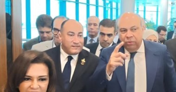 النائب عمرو رشاد يطالب بتوسيع الخدمات الرقمية داخل مطار القاهرة النائب عمرو رشاد يطالب بتوسيع الخدمات الرقمية داخل مطار القاهرة