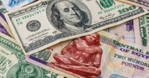 الجنيه يضغط على الدولار العملة الأمريكية تتراجع 40 قرش ا خلال أسبوع