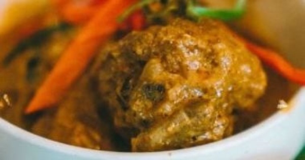 طريقة عمل كرات الأرز بالكارى والدجاج وصفة مختلفة لعشاق التجديد