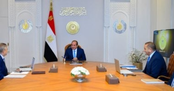 الرئيس السيسى يط لع على معدلات الملاحة في عبور قناة السويس خلال العام المالي 2025 2026