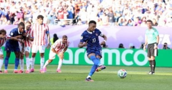 فرنسا ضد المغرب كيليان مبابى يهدر ركلة جزاء للديوك فيديو