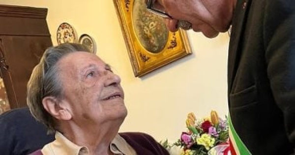 قرية إيطالية تكشف سر طول العمر نساء يعشن لأكثر من 100 عام قرية إيطالية تكشف سر طول العمر نساء يعشن لأكثر من 100 عام