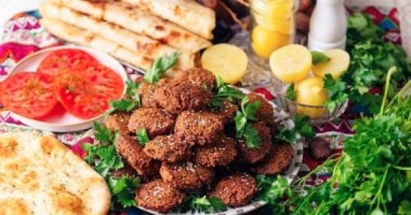 طريقة عمل الطعمية بالحمص لإفطار مغذ ولذيذ طريقة عمل الطعمية بالحمص لإفطار مغذ ولذيذ