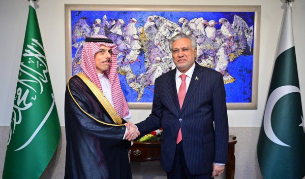 وزير الخارجية السعودي يبحث مع نظيره الباكستاني مستجدات المفاوضات الأمريكية الإيرانية وزير الخارجية السعودي يبحث مع نظيره الباكستاني مستجدات المفاوضات الأمريكية الإيرانية