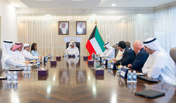 رئيس الوزراء توطيد التعاون والروابط الاقتصادية والتجارية مع الشركات العالمية رئيس الوزراء توطيد التعاون والروابط الاقتصادية والتجارية مع الشركات العالمية