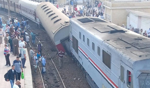 مصر إصابة 14 شخصا إثر خروج إحدى عربات قطار عن القضبان مصر إصابة 14 شخصا إثر خروج إحدى عربات قطار عن القضبان