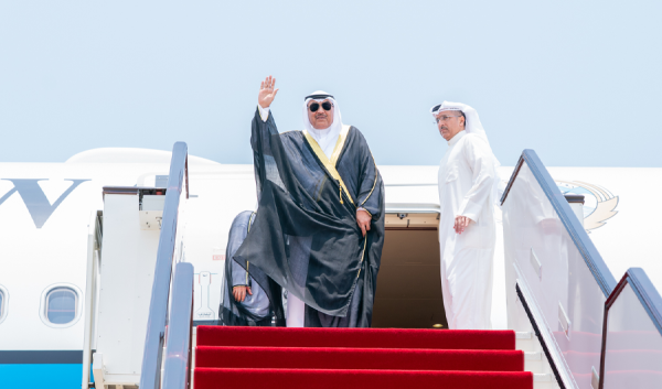 ممثل سمو الأمير سمو ولي العهد يغادر قطر بعد تقديم واجب العزاء في وفاة الأمير الوالد ممثل سمو الأمير سمو ولي العهد يغادر قطر بعد تقديم واجب العزاء في وفاة الأمير الوالد